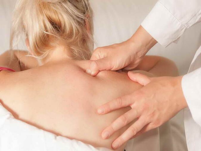 Massage with thoracic osteochondrosis