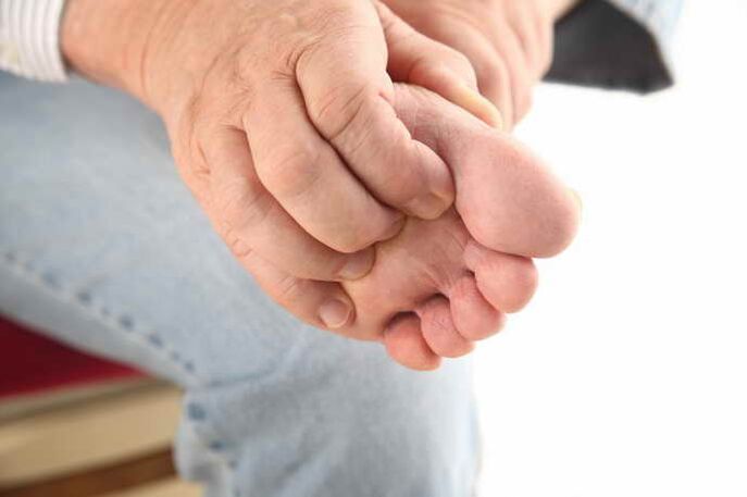itching in the foot with thoracic osteochondosis